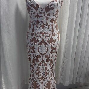 Windsor White and Brown Maxi Dress